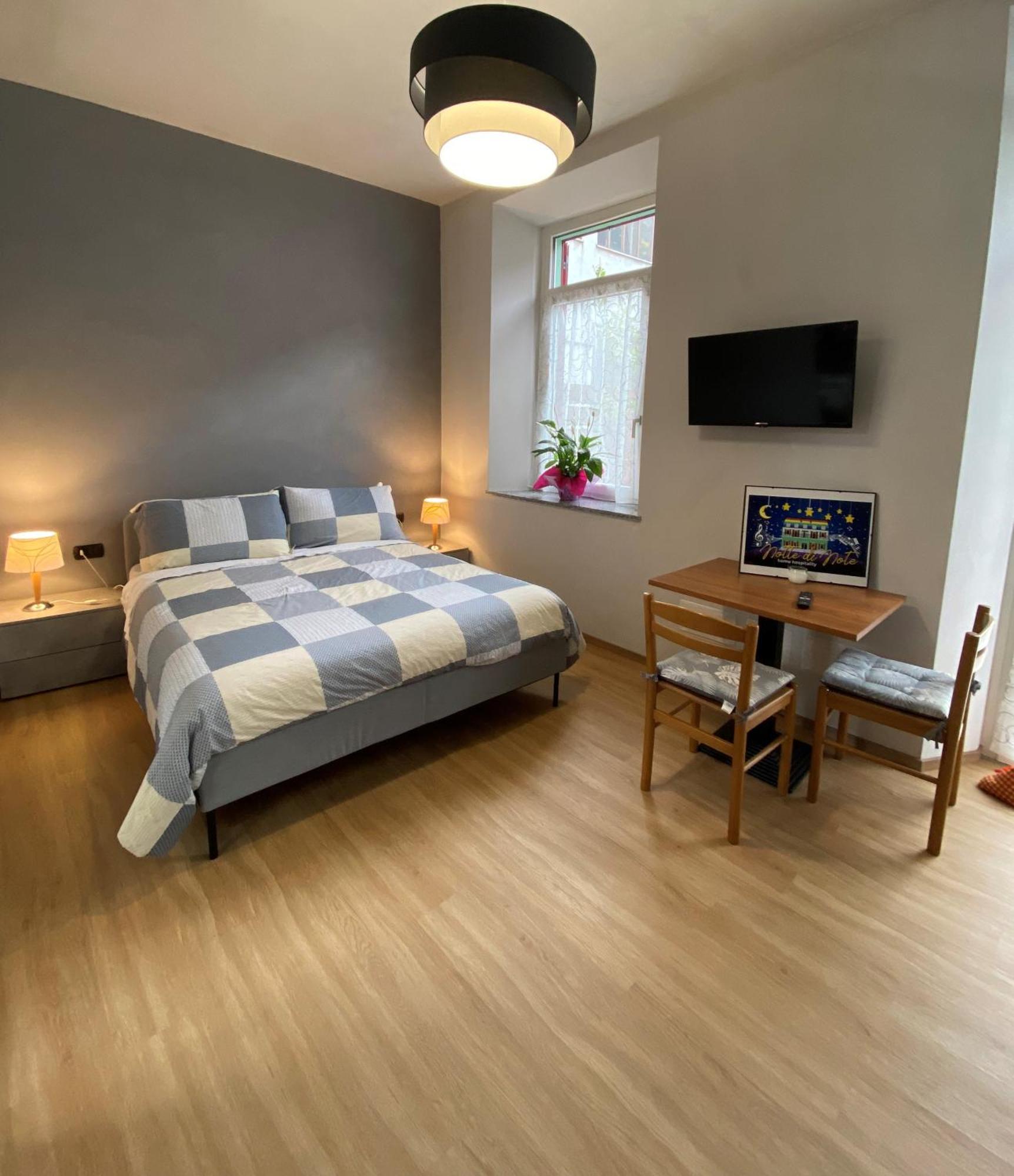 Notte Di Note - Home Hospitality Busto Arsizio Luaran gambar